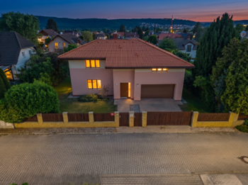 Prodej domu 241 m², Praha 5 - Lipence
