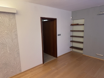 Pronájem domu 184 m², Jesenice