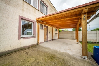 Prodej domu 200 m², Korolupy