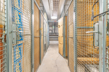 sklep - Prodej bytu 3+1 v osobním vlastnictví 60 m², Klatovy