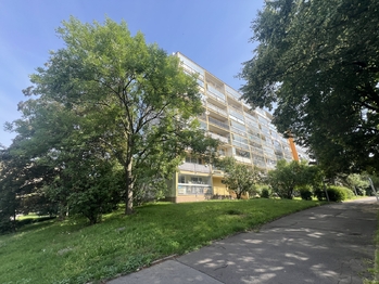 bytový dům - Prodej bytu 3+kk v osobním vlastnictví 54 m², Praha 9 - Střížkov 