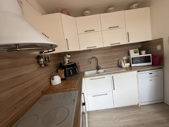 kuchyňský kout - Prodej bytu 3+kk v osobním vlastnictví 54 m², Praha 9 - Střížkov