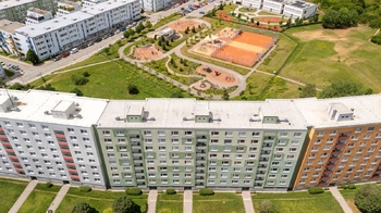 Prodej moderního a kompletně zrekonstruovaného bytu 2+kk s lodžií, 44 m², Teyschlova, Brno – Bystrc - Prodej bytu 2+kk v osobním vlastnictví 44 m², Brno
