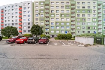 Prodej moderního a kompletně zrekonstruovaného bytu 2+kk s lodžií, 44 m², Teyschlova, Brno – Bystrc - Prodej bytu 2+kk v osobním vlastnictví 44 m², Brno
