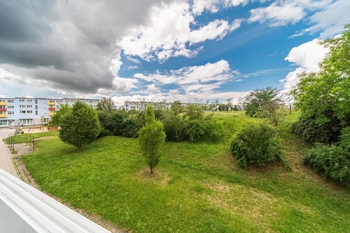 Prodej moderního a kompletně zrekonstruovaného bytu 2+kk s lodžií, 44 m², Teyschlova, Brno – Bystrc - Prodej bytu 2+kk v osobním vlastnictví 44 m², Brno