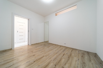 Prodej moderního a kompletně zrekonstruovaného bytu 2+kk s lodžií, 44 m², Teyschlova, Brno – Bystrc - Prodej bytu 2+kk v osobním vlastnictví 44 m², Brno