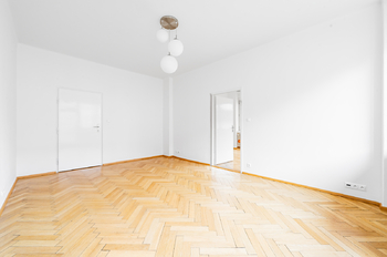 dětský pokoj přístupný z haly 21 m2 - Pronájem bytu 3+1 v osobním vlastnictví 105 m², Praha 7 - Holešovice