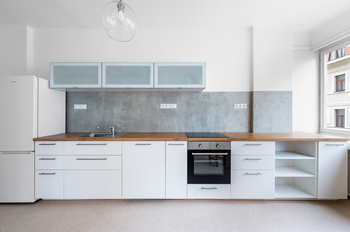 kuchyň 17 m2 - Pronájem bytu 3+1 v osobním vlastnictví 105 m², Praha 7 - Holešovice