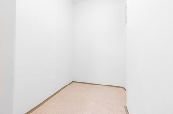 komora šatna - Pronájem bytu 3+1 v osobním vlastnictví 105 m², Praha 7 - Holešovice