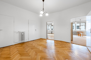 prostorná hala 15 m2 - Pronájem bytu 3+1 v osobním vlastnictví 105 m², Praha 7 - Holešovice