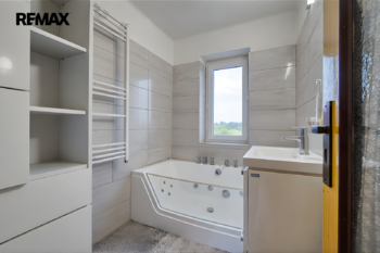 Prodej domu 250 m², Královice