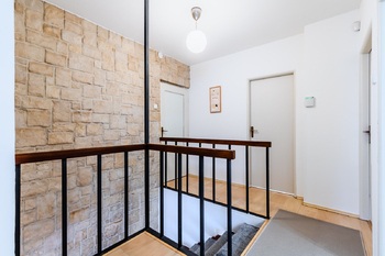 I. patro - Prodej domu 244 m², Praha 5 - Košíře