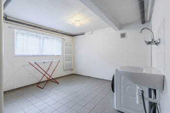 Sklepní prostor - prádelna - Prodej domu 244 m², Praha 5 - Košíře
