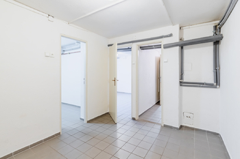 Sklepní prostor - Prodej domu 244 m², Praha 5 - Košíře