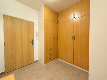 Pronájem bytu 1+kk v osobním vlastnictví 41 m², Praha 4 - Záběhlice