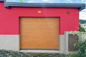 Pohled na garáž č. 2 - vpravo - Prodej garáže 27 m², Nejdek