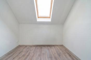 Prodej domu 193 m², Okřesaneč
