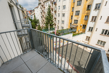 BALKON - Pronájem bytu 1+kk v osobním vlastnictví 26 m², Praha 10 - Vršovice