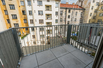 BALKON - Pronájem bytu 1+kk v osobním vlastnictví 26 m², Praha 10 - Vršovice