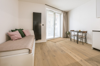 OBÝVACÍ POKOJ + KK - Pronájem bytu 1+kk v osobním vlastnictví 26 m², Praha 10 - Vršovice 