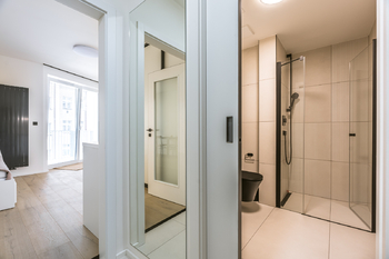 KOUPELNA - Pronájem bytu 1+kk v osobním vlastnictví 26 m², Praha 10 - Vršovice