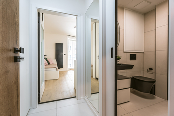 KOUPELNA - Pronájem bytu 1+kk v osobním vlastnictví 26 m², Praha 10 - Vršovice