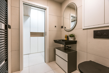 KOUPELNA - Pronájem bytu 1+kk v osobním vlastnictví 26 m², Praha 10 - Vršovice