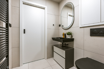 KOUPELNA - Pronájem bytu 1+kk v osobním vlastnictví 26 m², Praha 10 - Vršovice