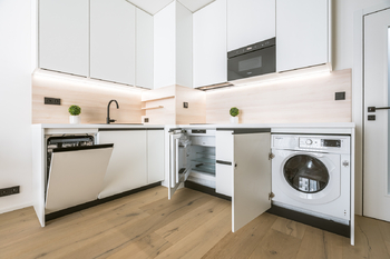 VESTAVĚNÉ SPOTŘEBIČE - Pronájem bytu 1+kk v osobním vlastnictví 26 m², Praha 10 - Vršovice