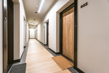 BYTOVÁ CHODBA - Pronájem bytu 1+kk v osobním vlastnictví 26 m², Praha 10 - Vršovice