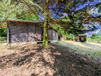 a co je v chatce? - Prodej pozemku 1590 m², Herálec