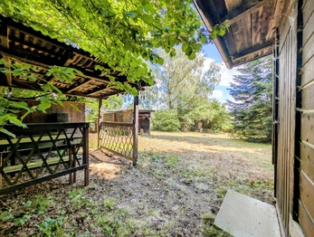 a směrem od chaty ... - Prodej pozemku 1590 m², Herálec