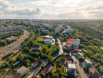 Prodej pozemku 1025 m², Praha 5 - Hlubočepy