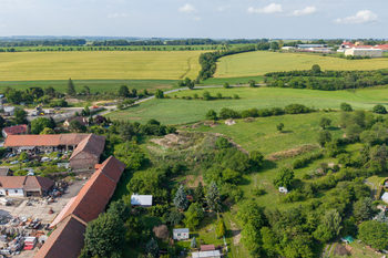 Letecký snímek pozemku a okolí - Prodej pozemku 345 m², Křečhoř