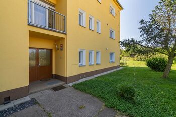 Zateplení = nízké náklady na topení - Pronájem bytu 2+1 v družstevním vlastnictví 66 m², Praha 10 - Uhříněves