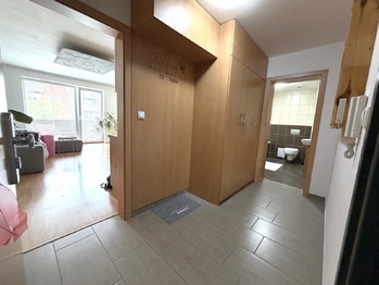 Pronájem bytu 2+kk v osobním vlastnictví 50 m², Hostivice