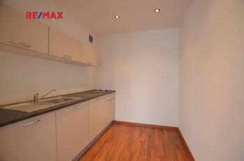 Prodej bytu 1+kk v osobním vlastnictví 33 m², Praha 5 - Stodůlky