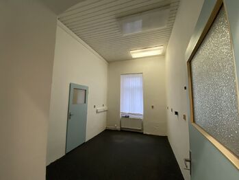 kancelář 1 (vpravo), možnost propojení s kanceláří 2 - Pronájem kancelářských prostor 210 m², Plzeň