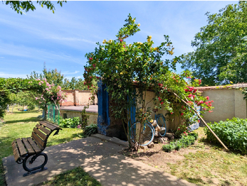 Vstup do zahradního sklepa - Prodej domu 83 m², Trstěnice