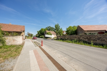 Prodej pozemku 4248 m², Stratov