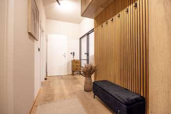 Hala - Prodej bytu 3+kk v osobním vlastnictví 120 m², Praha 6 - Suchdol