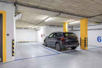Parkovací stání - Prodej bytu 3+kk v osobním vlastnictví 120 m², Praha 6 - Suchdol