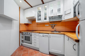 Kompletně vybavená kuchyň - Pronájem bytu 2+kk v osobním vlastnictví 67 m², Praha 7 - Holešovice