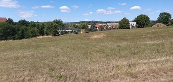 Prodej pozemku 1215 m², Narysov