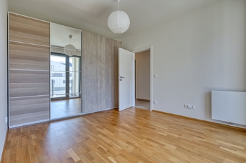 Pokoj 14,1 m2 - Pronájem bytu 4+kk v osobním vlastnictví 103 m², Praha 8 - Karlín