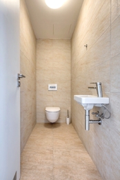 Samostatné WC - Pronájem bytu 4+kk v osobním vlastnictví 103 m², Praha 8 - Karlín