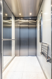 Výtah - Pronájem bytu 4+kk v osobním vlastnictví 103 m², Praha 8 - Karlín