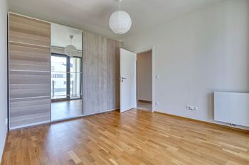 Pokoj 14,1 m2 - Pronájem bytu 4+kk v osobním vlastnictví 103 m², Praha 8 - Karlín