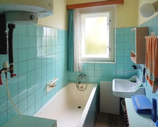 Plně funkční, ale prostě z 60 let, no. - Prodej domu 94 m², Lužná