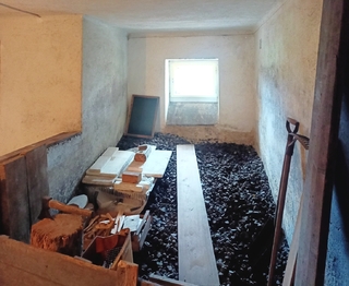 Spousta místa je i ve sklepě, kde najdeme - Prodej domu 94 m², Lužná